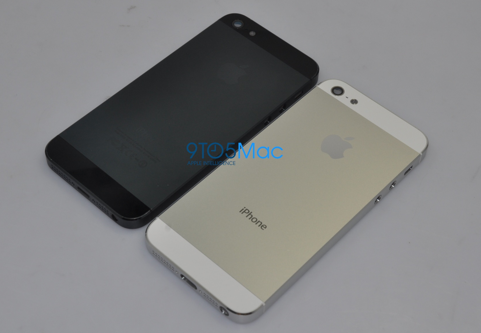 carcasa del iPhone 5, blanca y negra