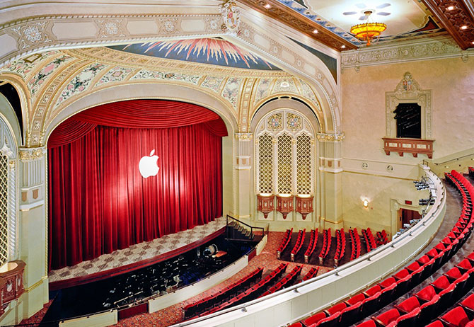 Apple decora el Teatro California