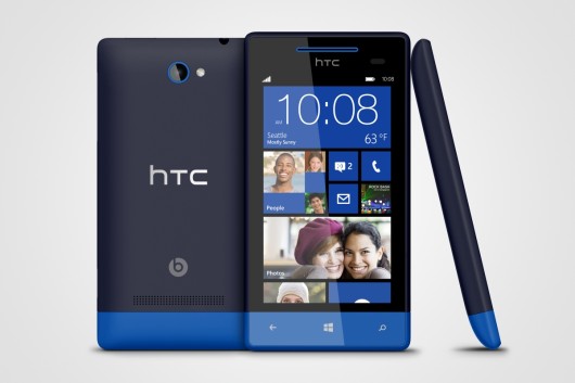 htc-vs-nokia-lumia-WP-8S-by-HTC-iosmack11-530x353