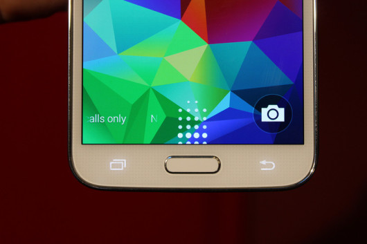 Samsung-Galaxy-S5-leaks-ahead-of-event-3-530x353