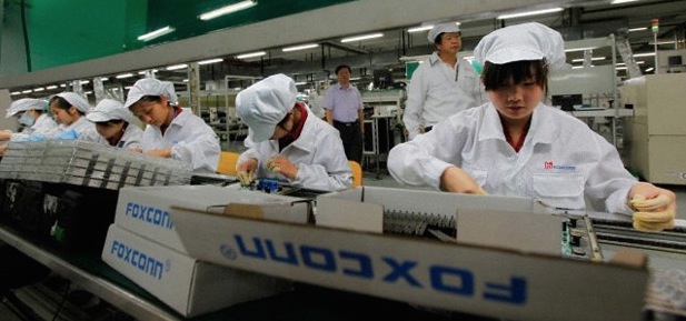 foxconn_workers-10.000-robots-iosmac