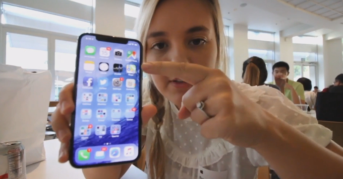 Brooke Peterson enseña el iPhone X