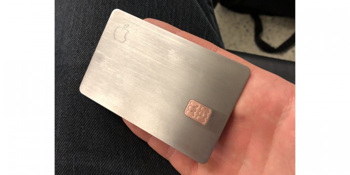 Apple Card de metal