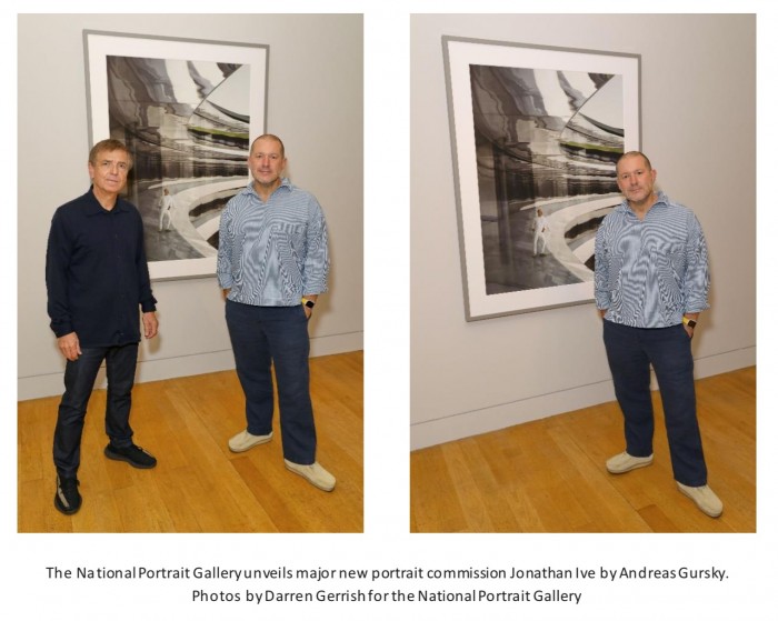 Jony Ive con el fotografo Andreas Gursky junto a la obra que se expone en el National Portrait Gallery
