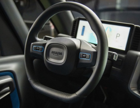  iOSMac Amazon presenta su primer vehículo de reparto eléctrico  