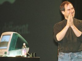 Steve jobs presentando el primer iMac